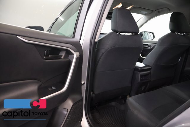 Certified 2021 Toyota RAV4 LE AWD/4WD image 28