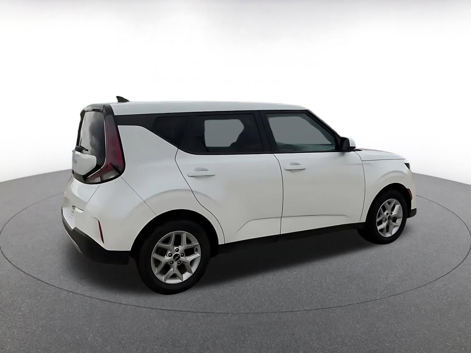 Used 2024 Kia Soul LX w/ LX Technology Package image 15