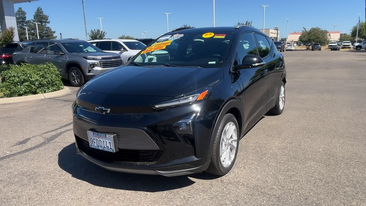 Used 2023 Chevrolet Bolt EUV LT w/ Driver Confidence Package FWD image 2
