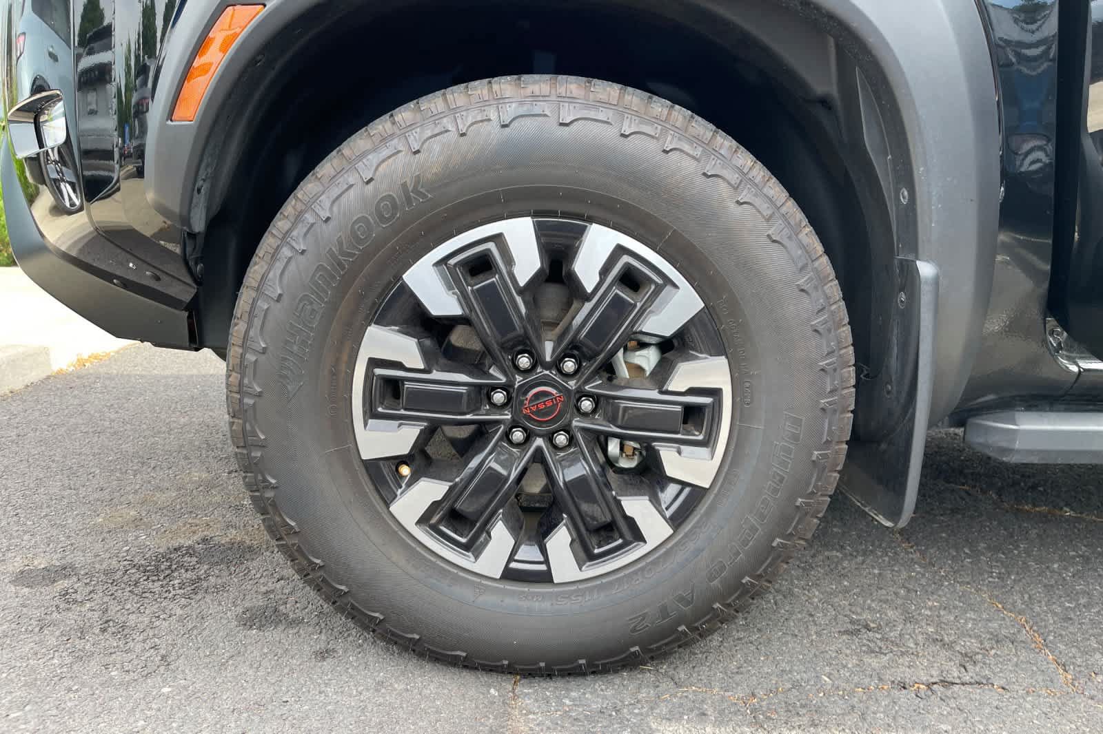 Used 2024 Nissan Frontier PRO-4X w/ Technology Package AWD/4WD image 15