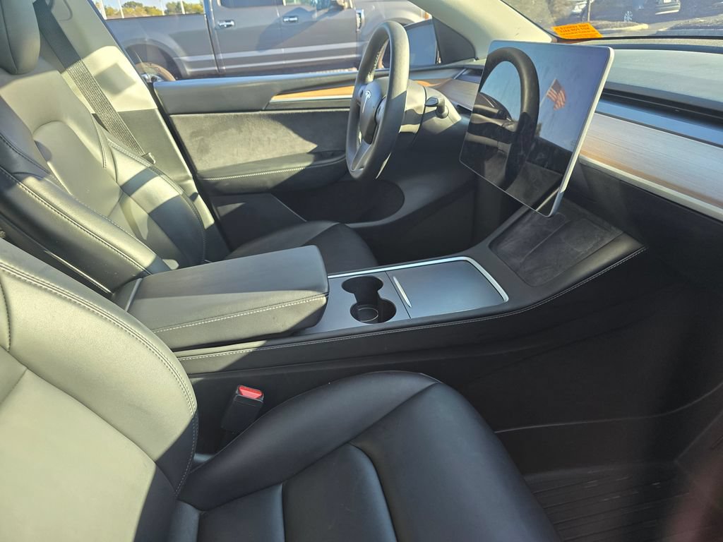 Used 2023 Tesla Model Y 2WD image 12