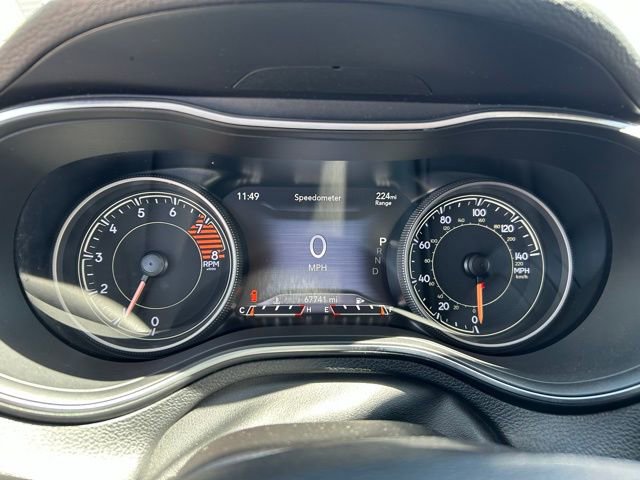 Used 2019 Jeep Cherokee Limited w/ Technology Group AWD/4WD image 14