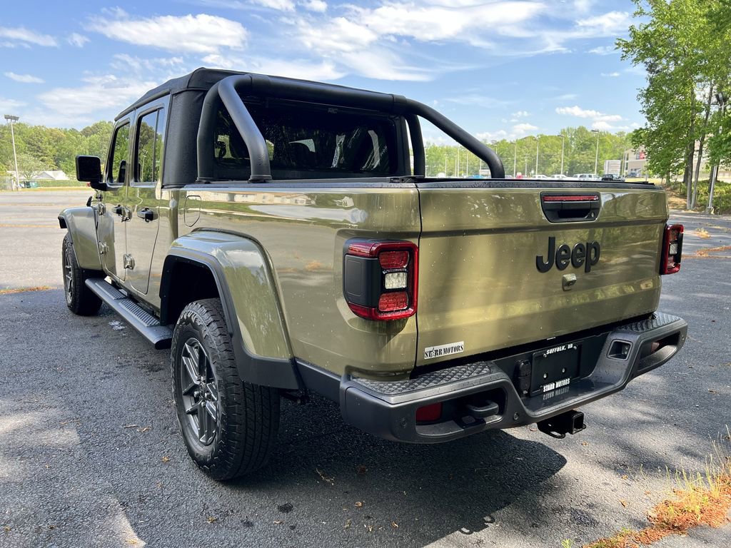 Certified 2025 Jeep Gladiator Sport AWD/4WD image 5