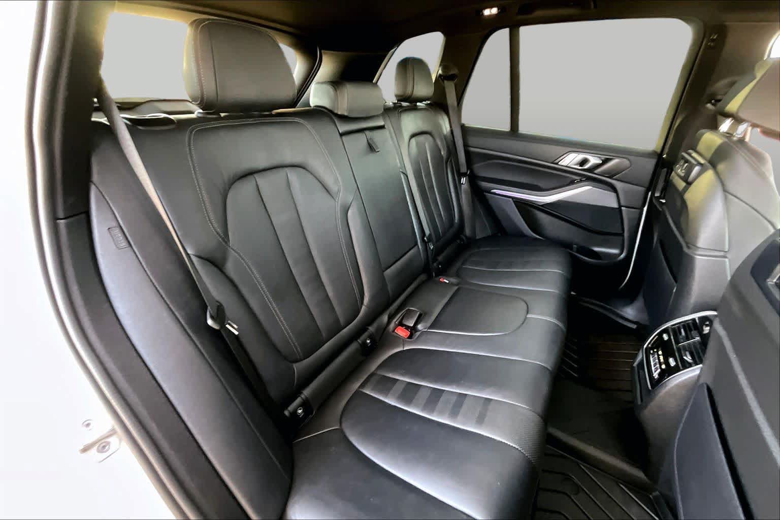 Used 2022 BMW X5 sDrive40i w/ M Sport Package RWD image 20