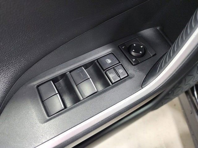 Used 2020 Toyota RAV4 Limited image 27