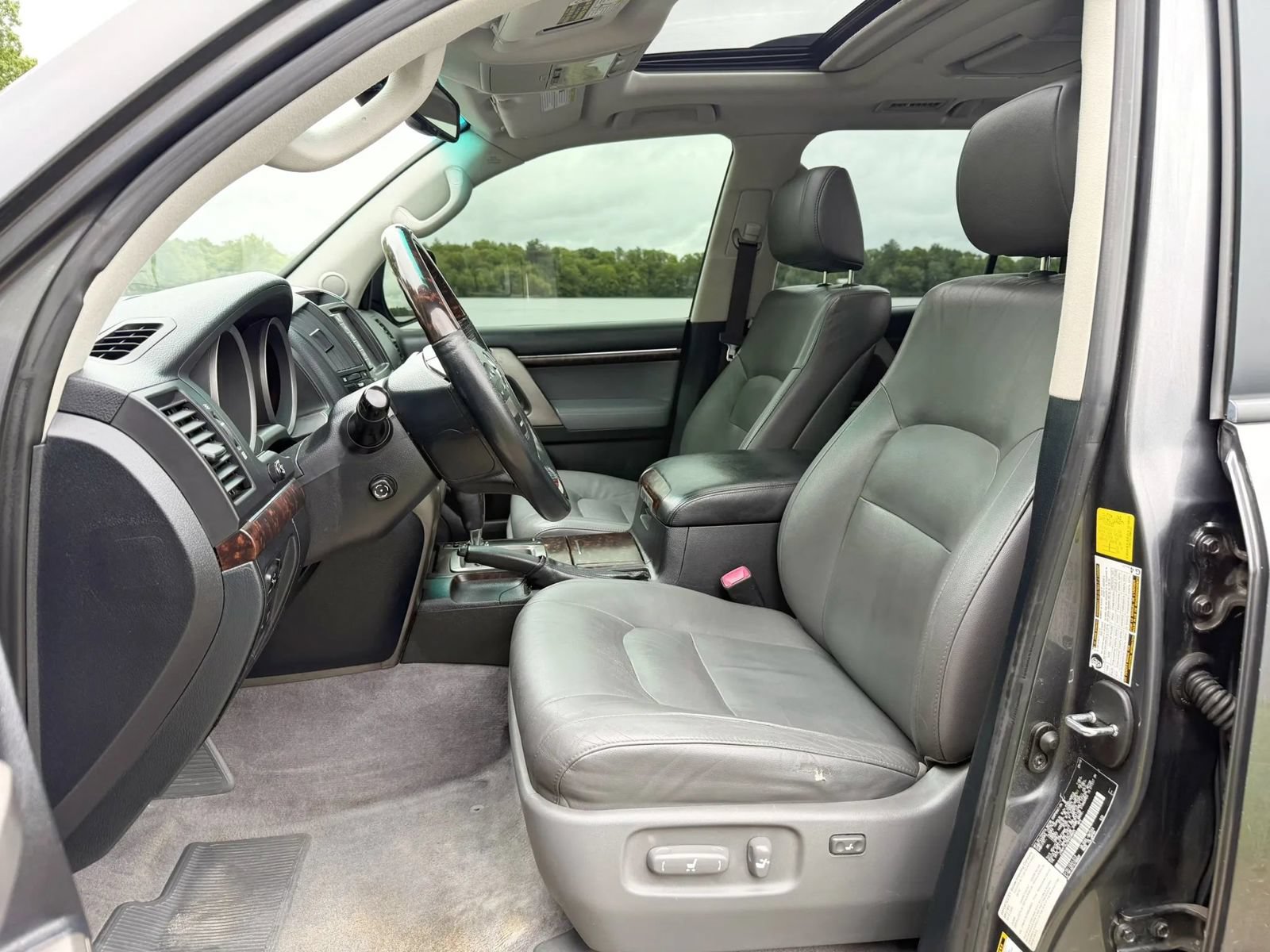 Used 2011 Toyota Land Cruiser w/ Upgrade Pkg AWD/4WD image 40