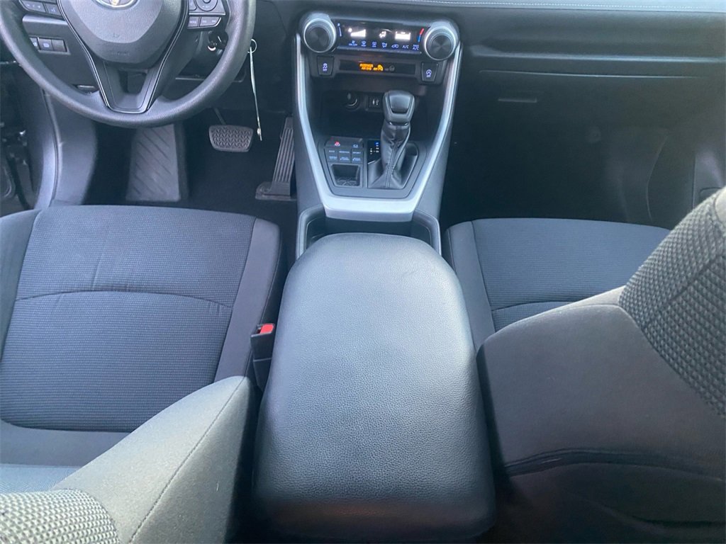 Used 2019 Toyota RAV4 LE image 11