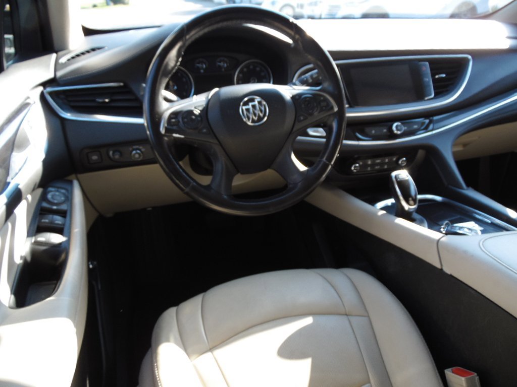 Used 2019 Buick Enclave Essence image 8
