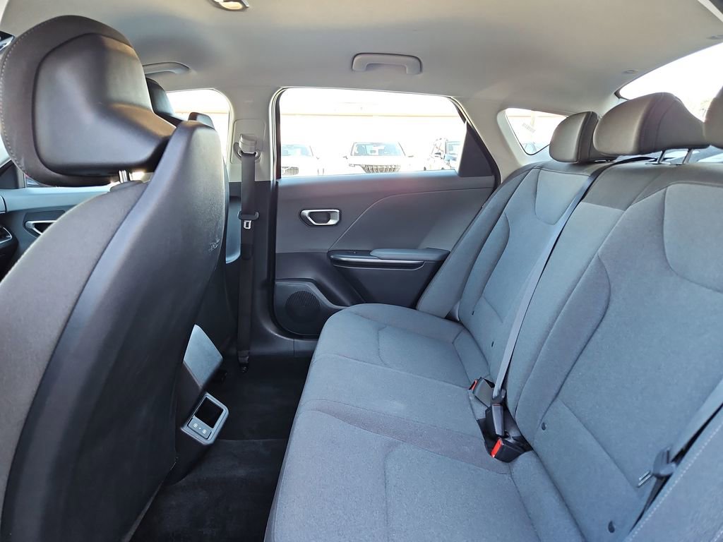Used 2025 Kia K4 LXS image 24