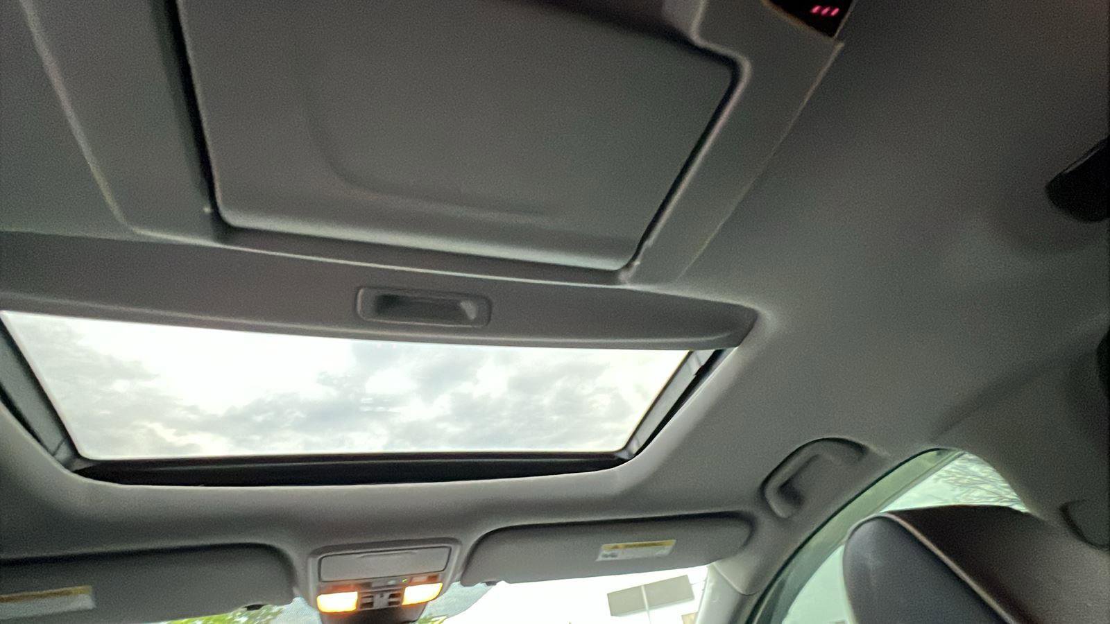 Used 2022 Honda Odyssey Elite image 18