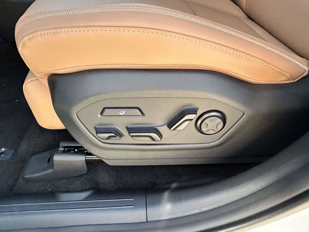 New 2027 Hyundai Santa Fe Calligraphy FWD image 17