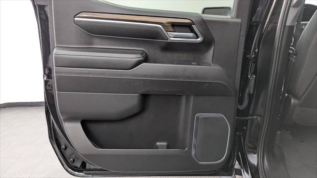 Used 2023 Chevrolet Silverado 1500 LT Trail Boss w/ LT Trail Boss Premium Package AWD/4WD image 19