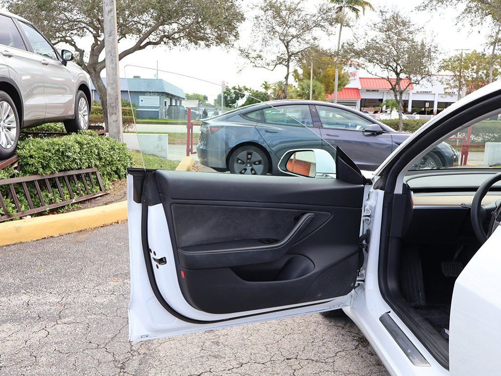 Used 2019 Tesla Model 3 Long Range image 23