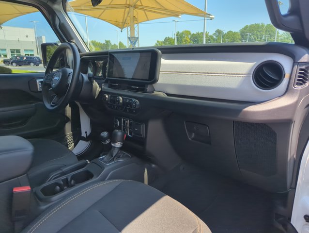 Used 2024 Jeep Gladiator Sport AWD/4WD image 28