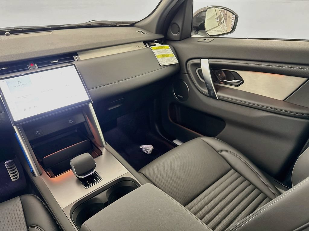 New 2026 Land Rover Discovery Sport Landmark AWD/4WD image 24