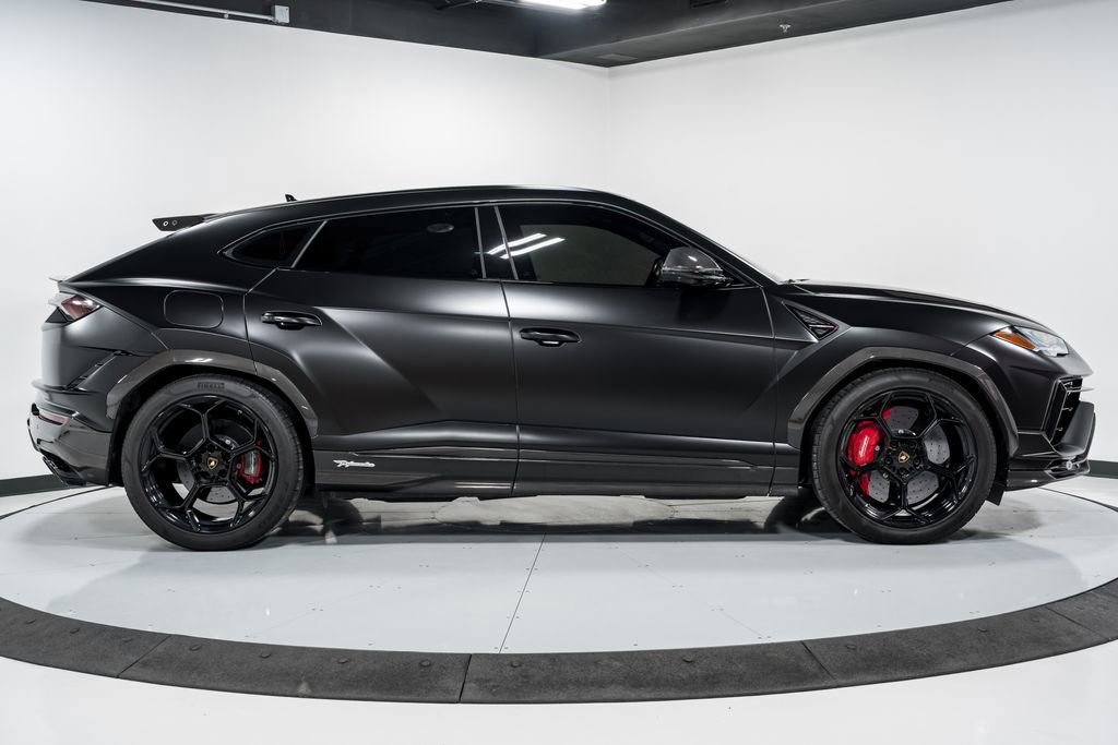 Used 2023 Lamborghini Urus Performante AWD/4WD image 2