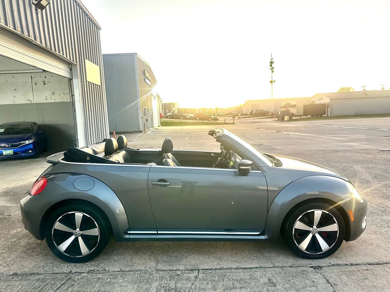 Used 2013 Volkswagen Beetle 2.0T image 16