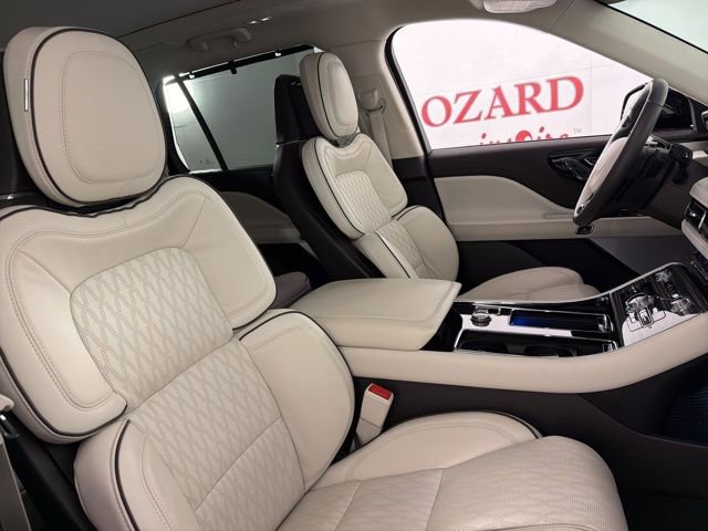 Used 2024 Lincoln Aviator Black Label AWD/4WD image 16