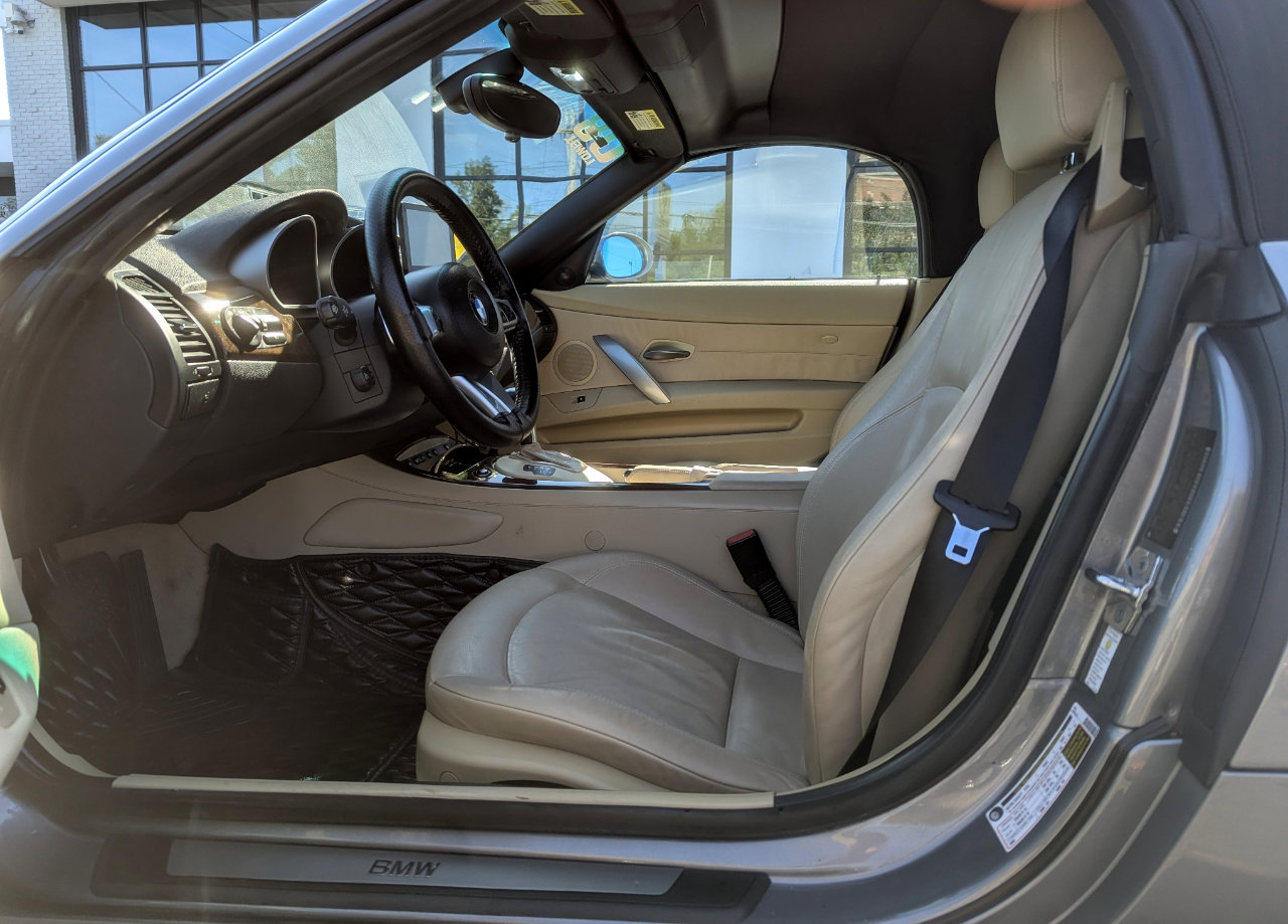 Used 2008 BMW Z4 3.0i image 12