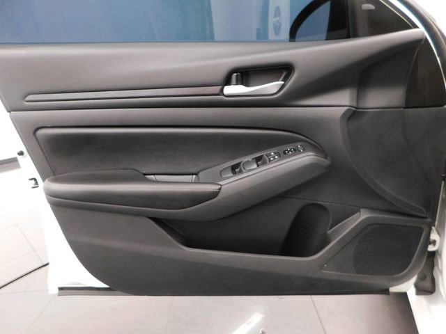 Used 2024 Nissan Altima 2.5 SV image 19