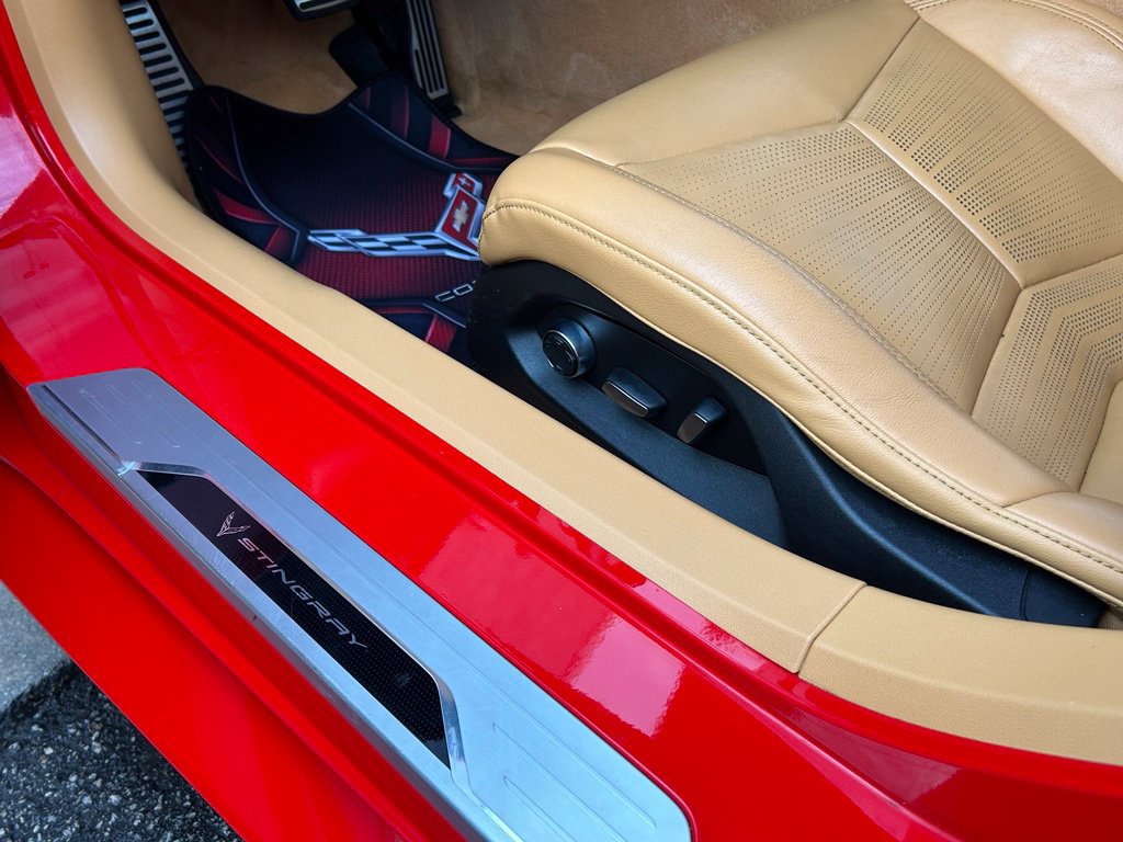 Used 2021 Chevrolet Corvette Stingray Premium Conv w/ Z51 Performance Package RWD image 27
