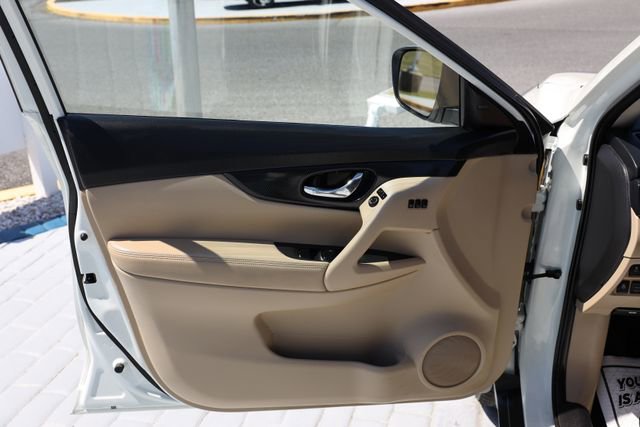 Used 2018 Nissan Rogue SL w/ Premium Package AWD/4WD image 13
