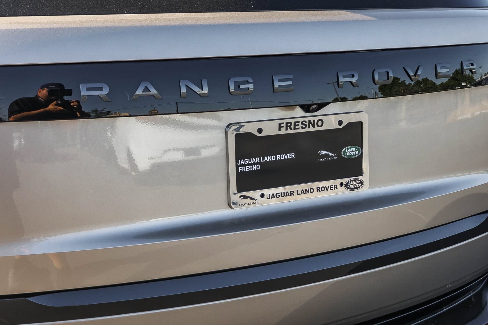 New 2026 Land Rover Range Rover Long Wheelbase SE AWD/4WD image 12