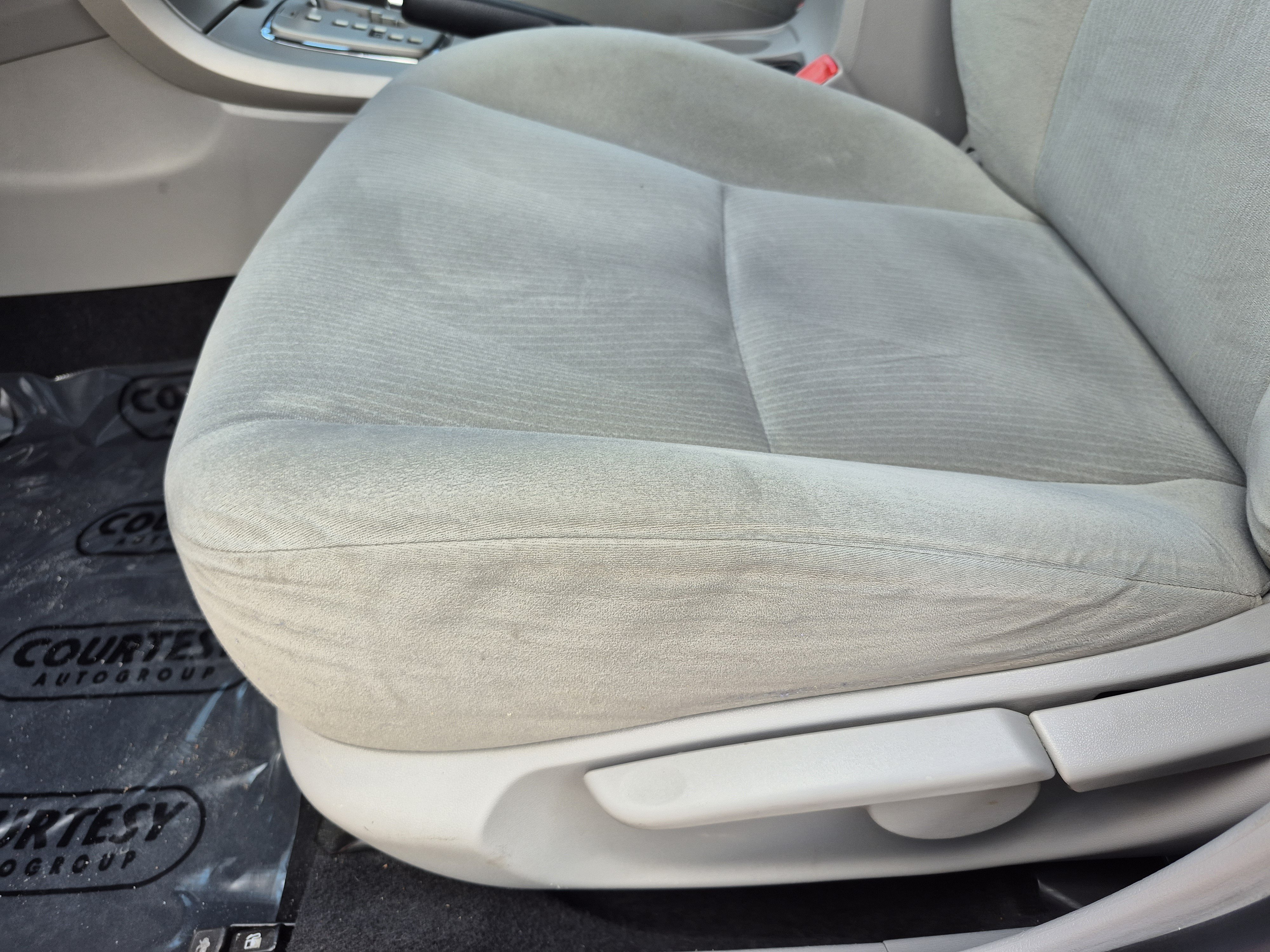 Used 2013 Toyota Corolla LE FWD image 22