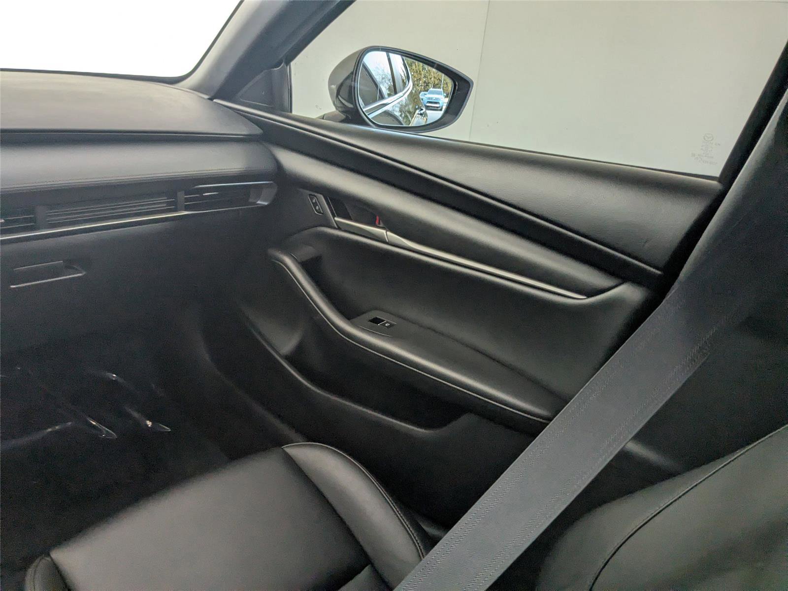 Used 2023 MAZDA MAZDA3 s image 33