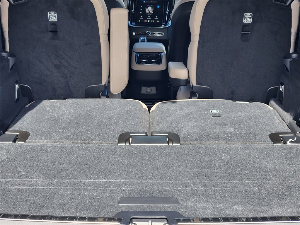 New 2026 Volvo XC90 B6 Ultra w/ Lounge Package image 23