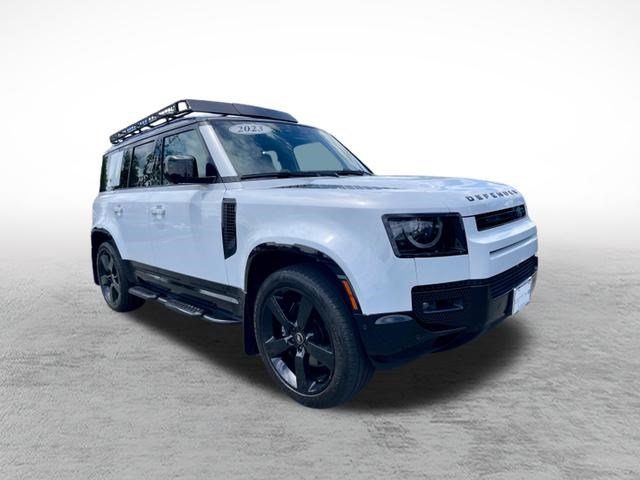 Used 2023 Land Rover Defender 110 V8 AWD/4WD image 3