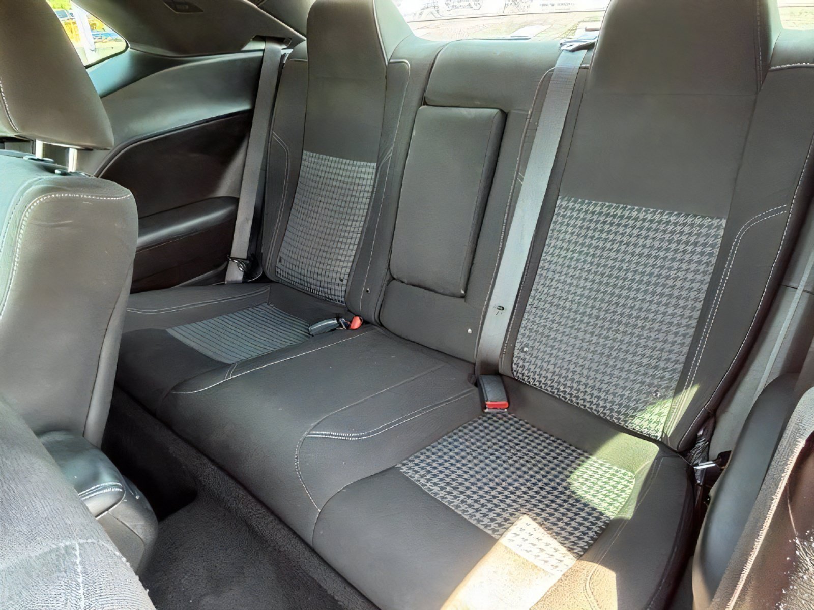 Used 2020 Dodge Challenger SXT RWD image 26