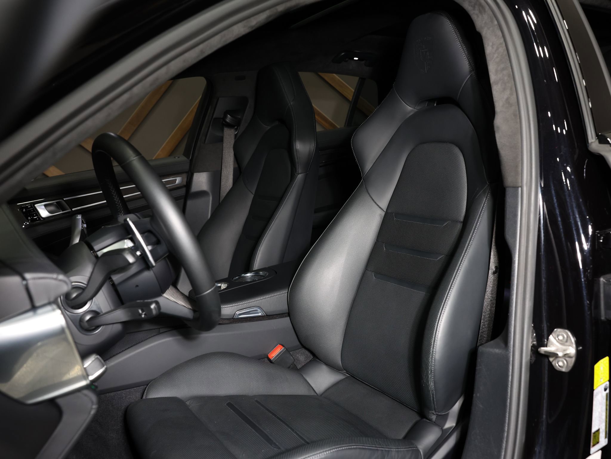 Used 2021 Porsche Panamera Turbo S w/ Assistance Package image 30