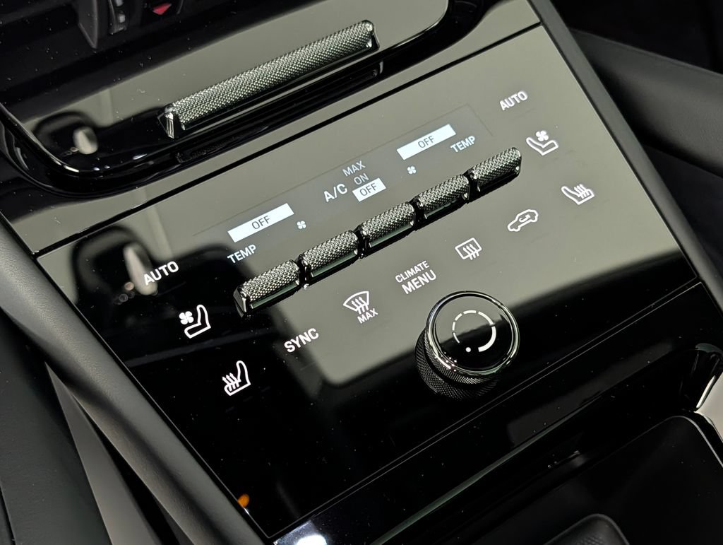 New 2026 Porsche Cayenne Coupe AWD/4WD image 33