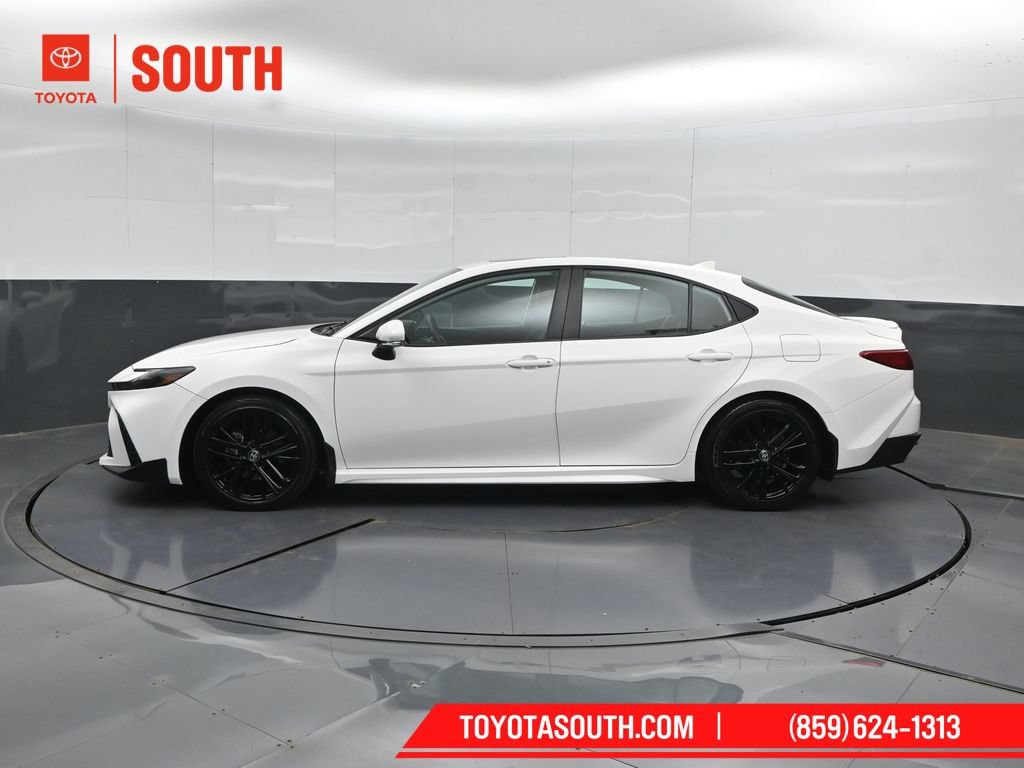 Used 2025 Toyota Camry SE w/ Convenience Package FWD image 7