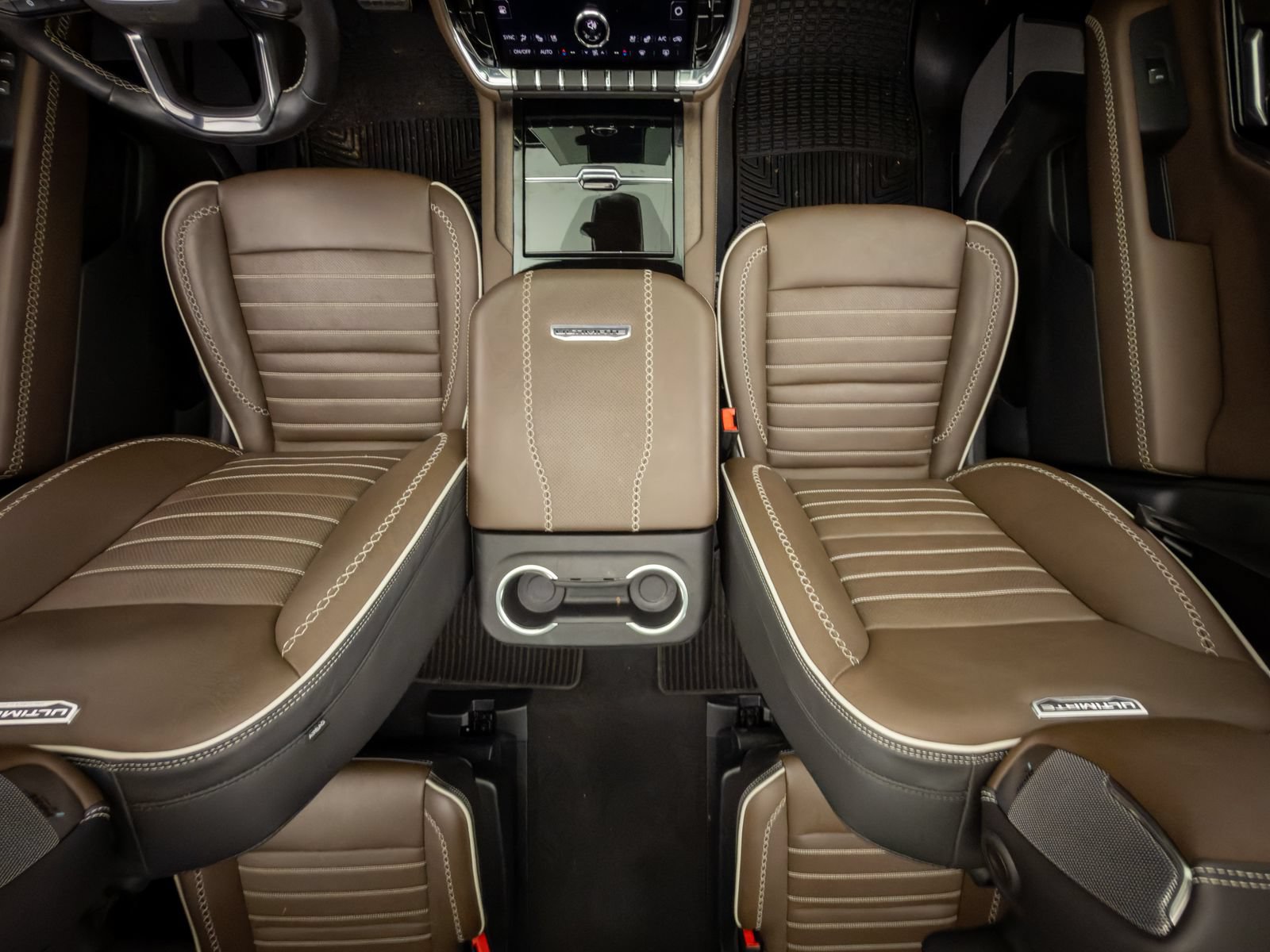 Used 2025 GMC Yukon Denali Ultimate AWD/4WD image 14