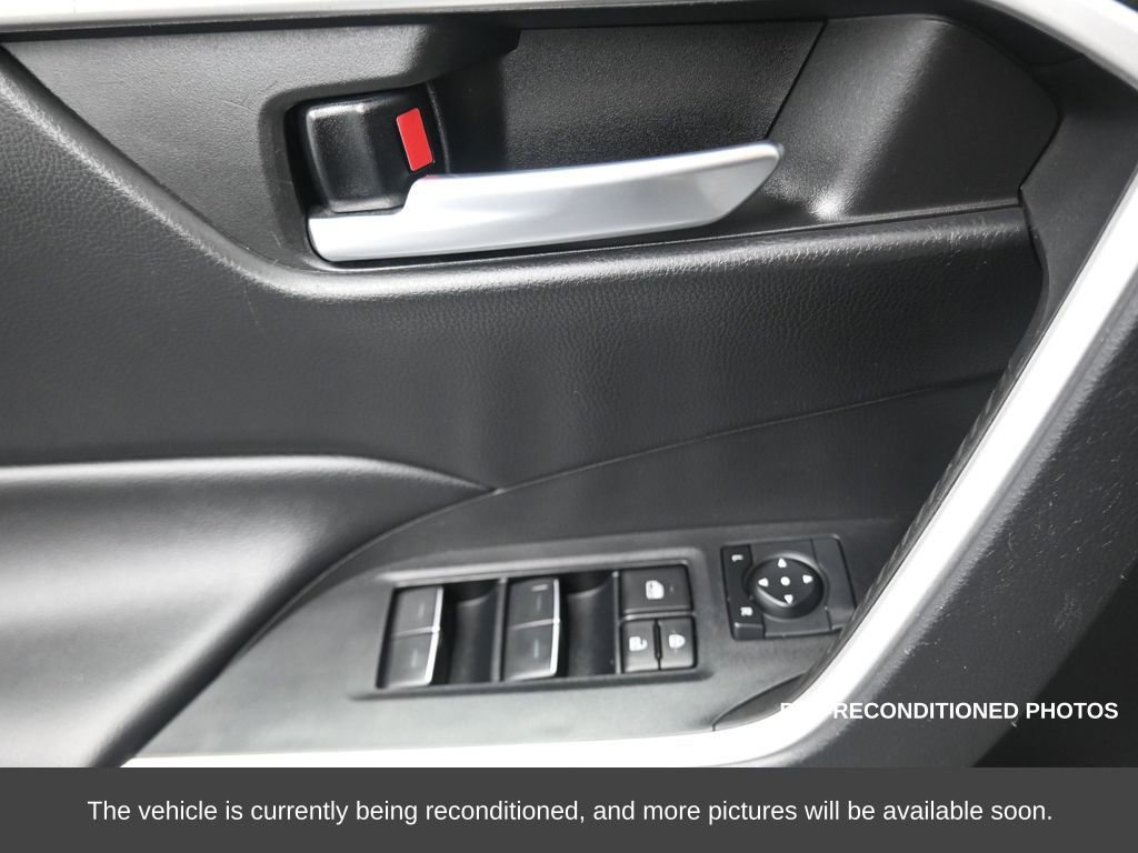 Used 2023 Toyota RAV4 XLE Premium image 31