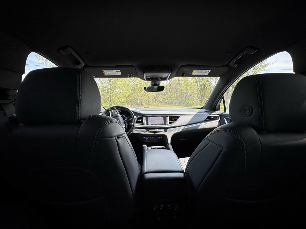 Used 2024 Buick Enclave Premium image 39