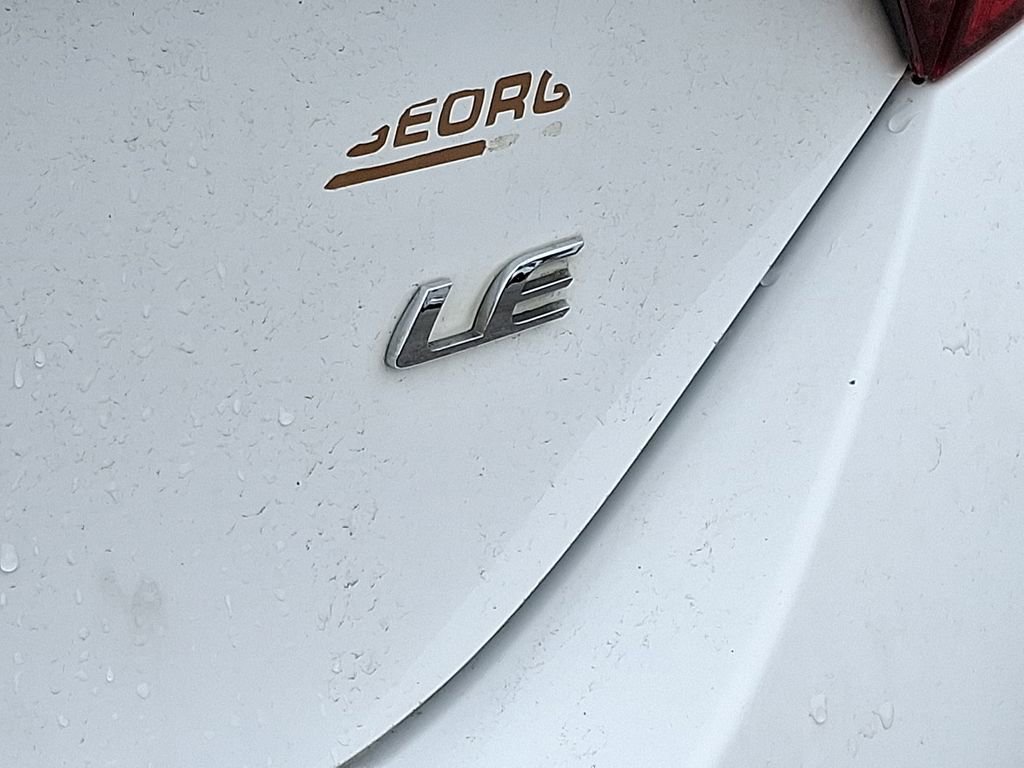 Used 2016 Toyota Corolla LE FWD image 29
