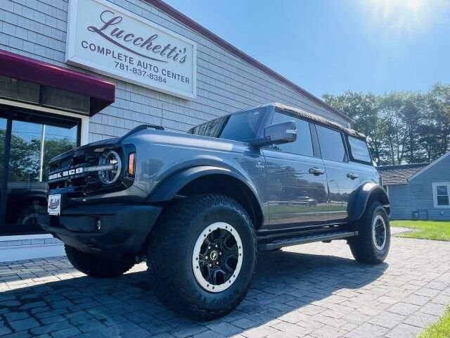 Used 2023 Ford Bronco Outer Banks w/ Sasquatch Package AWD/4WD image 2