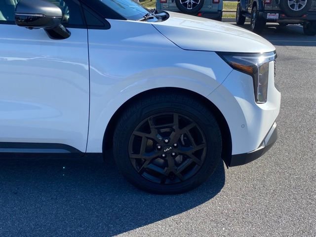 Used 2025 Kia Carnival SX w/ SX Dark Edition Package image 9