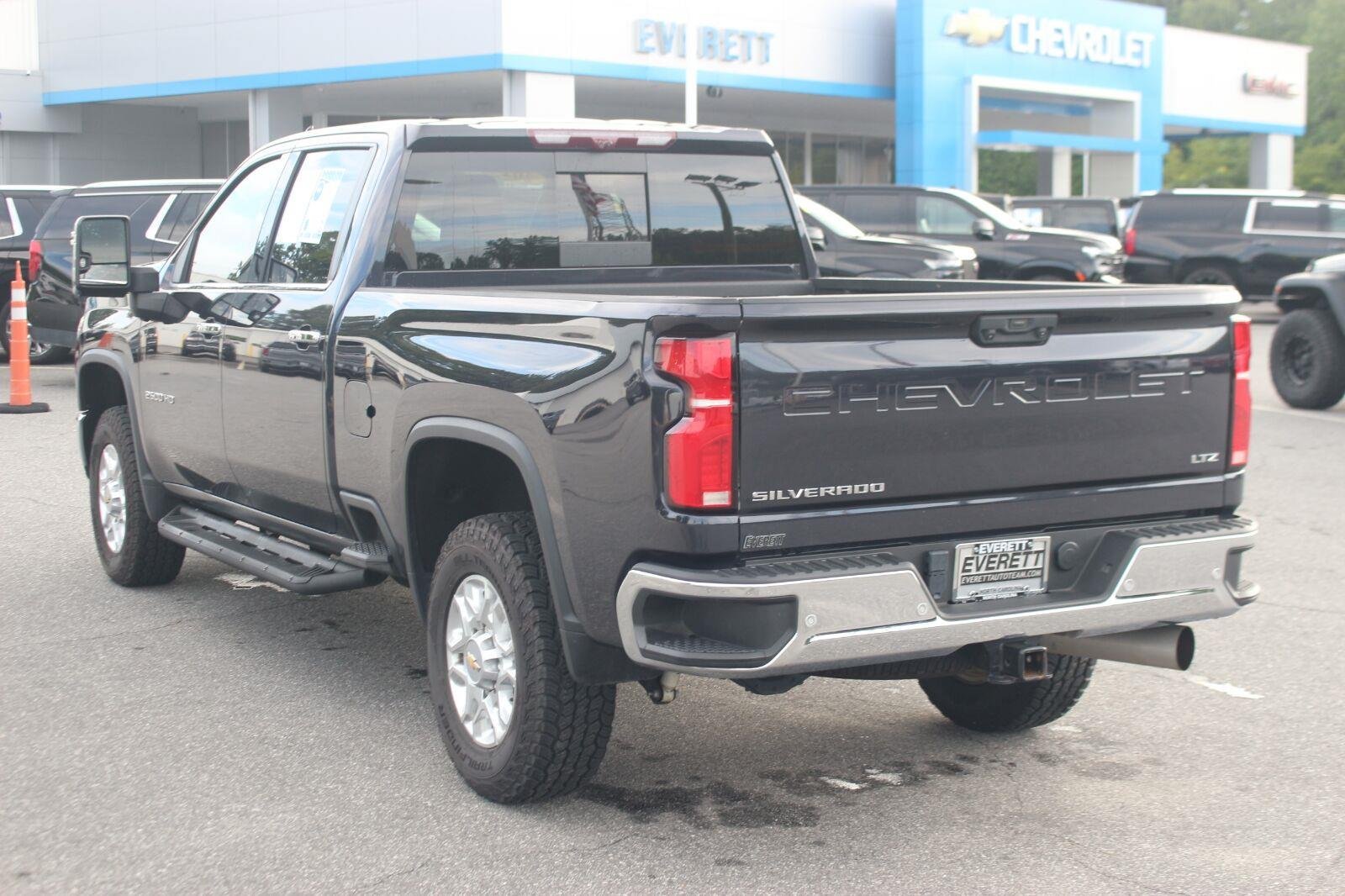 Used 2024 Chevrolet Silverado 2500 LTZ w/ LTZ Convenience Package AWD/4WD image 5