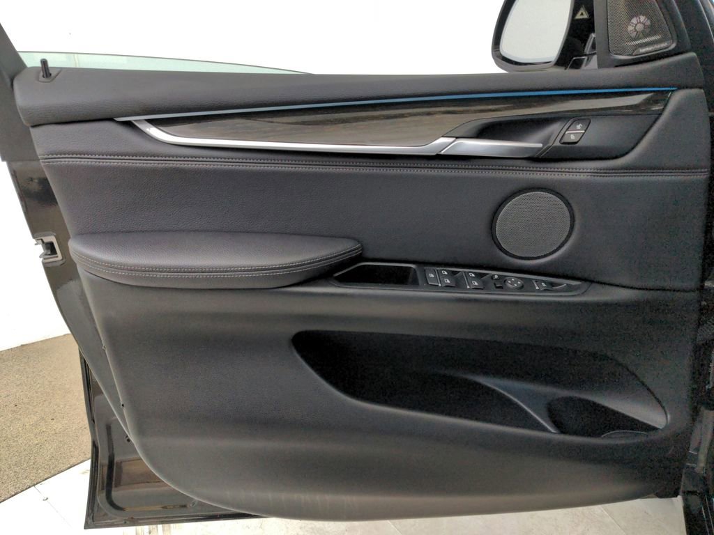 Used 2018 BMW X5 xDrive50i AWD/4WD image 36