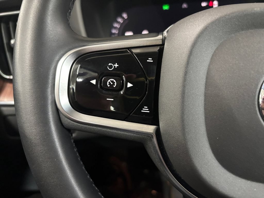 Certified 2023 Volvo XC60 B5 Plus w/ Protection Package Premier AWD/4WD image 26