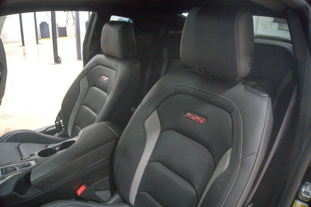 Used 2016 Chevrolet Camaro SS RWD image 34