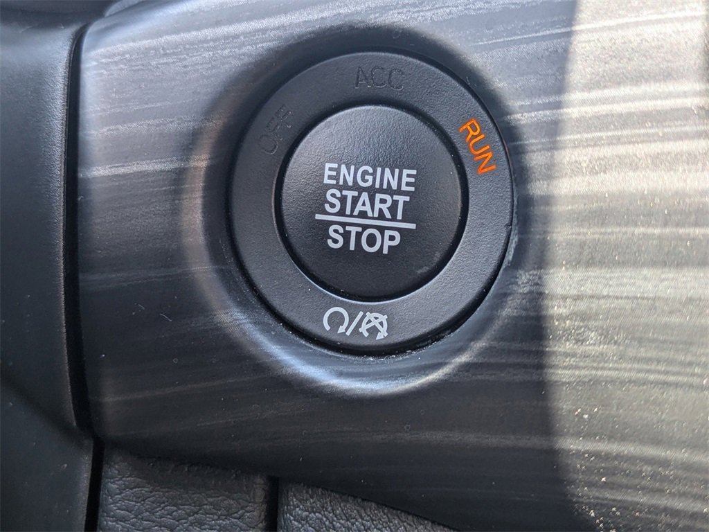 Used 2022 Jeep Grand Cherokee Laredo X image 35