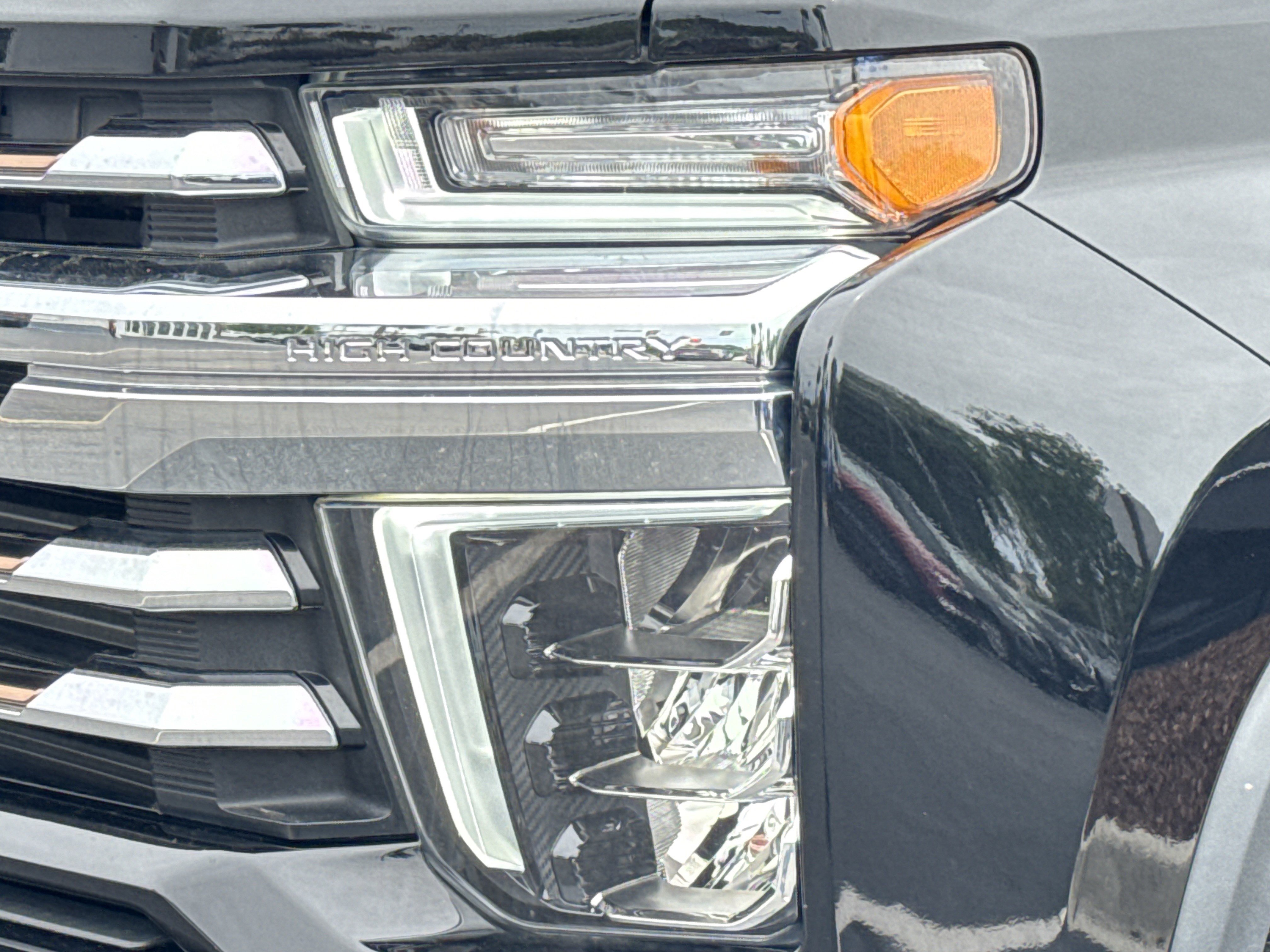 Used 2022 Chevrolet Silverado 2500 High Country w/ Z71 Off-Road Package image 6