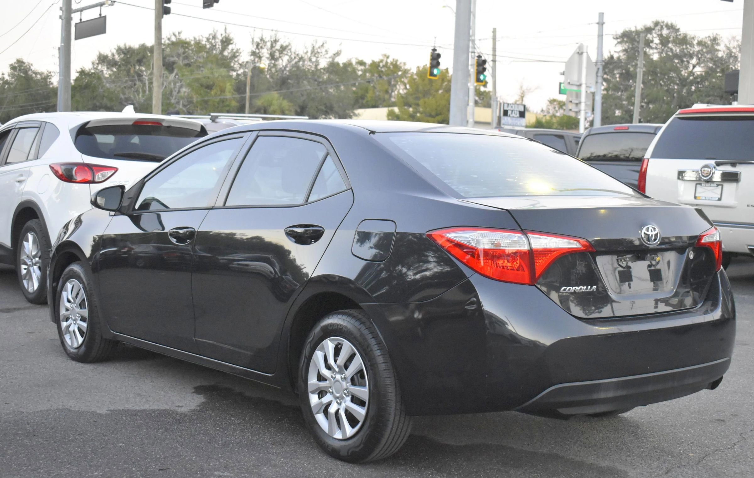 Used 2015 Toyota Corolla L image 5