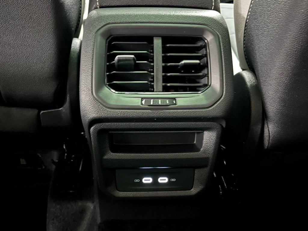 New 2026 Volkswagen Taos SE AWD/4WD image 24