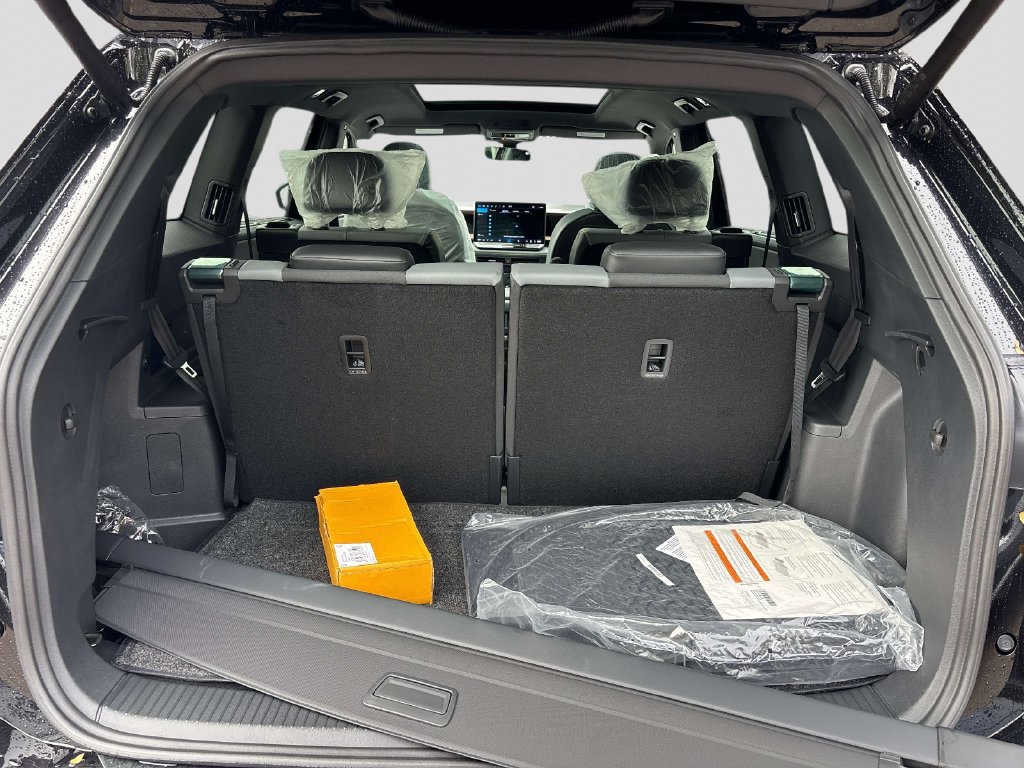 New 2027 Volkswagen Atlas SEL R-Line AWD/4WD image 6